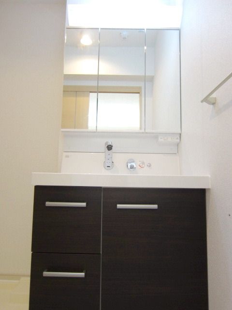 洗面設備　★朝の身支度はかどる独立洗面台★