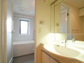 洗面設備　広い洗面スペース