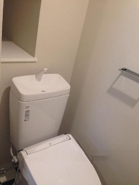 トイレ　練馬区中村北１丁目　B CITY APARTMENT TOK