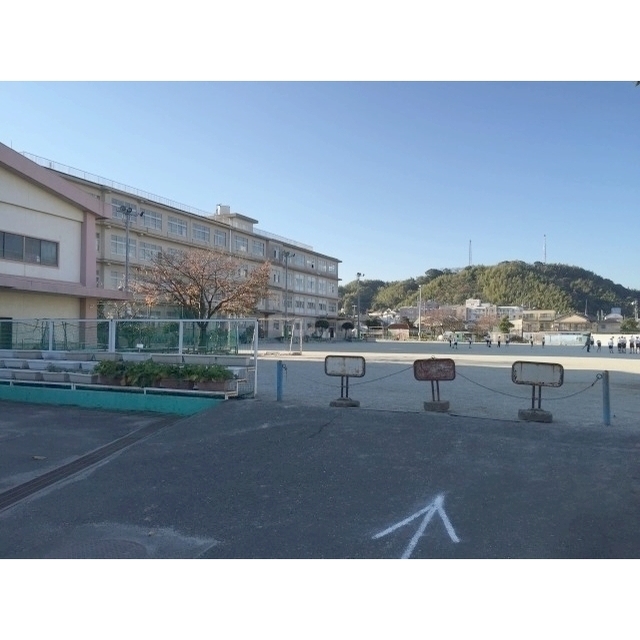 小学校　静岡市立西豊田小学校（小学校）まで400m