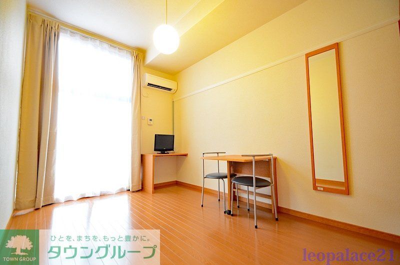 居室・リビング　同タイプ部屋の写真となり設備等は現況と異なる場合があります。