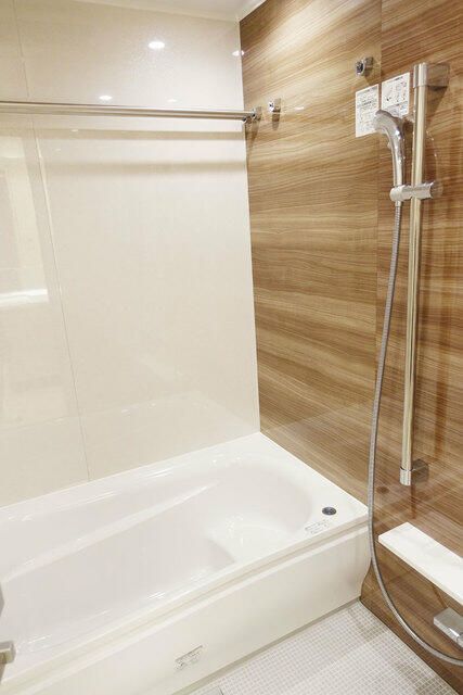 バス・シャワールーム　ゆったり過ごせるお風呂です