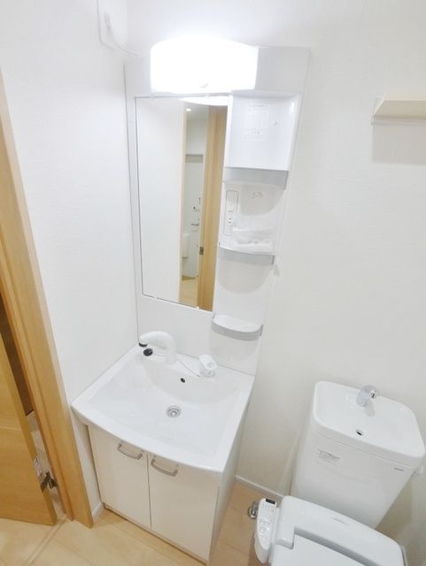 洗面設備　★朝の身支度に便利な独立洗面台です★