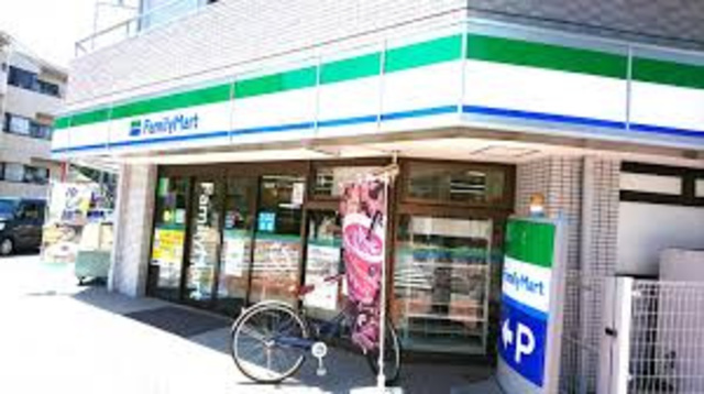 コンビニ　ファミリーマート中野江原町一丁目店（コンビニ）まで490m