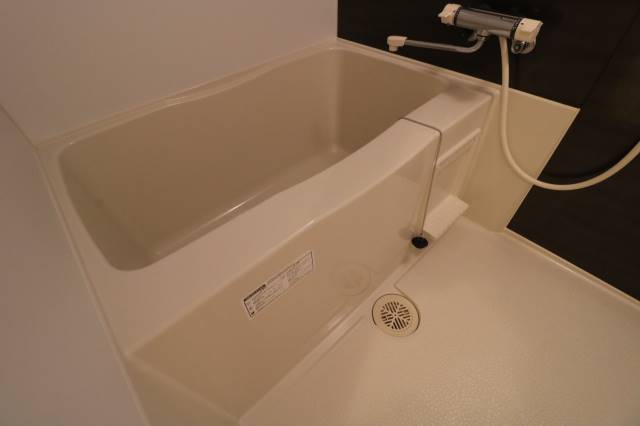 バス・シャワールーム　綺麗な浴室です♪