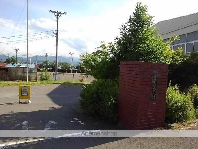 小学校　塩尻小学校（小学校）まで950m
