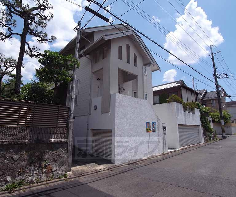 建物外観　女性限定マンションです