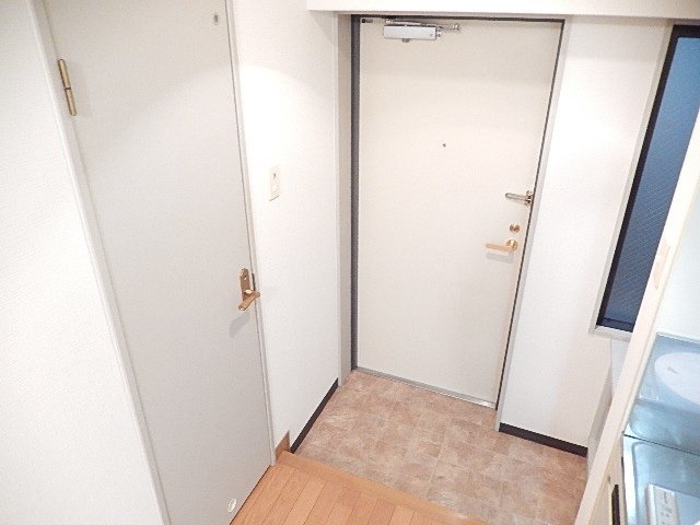 玄関　※別部屋の参考写真となります※現況優先※