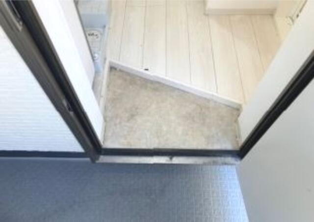 玄関　＊別号室の写真となります。