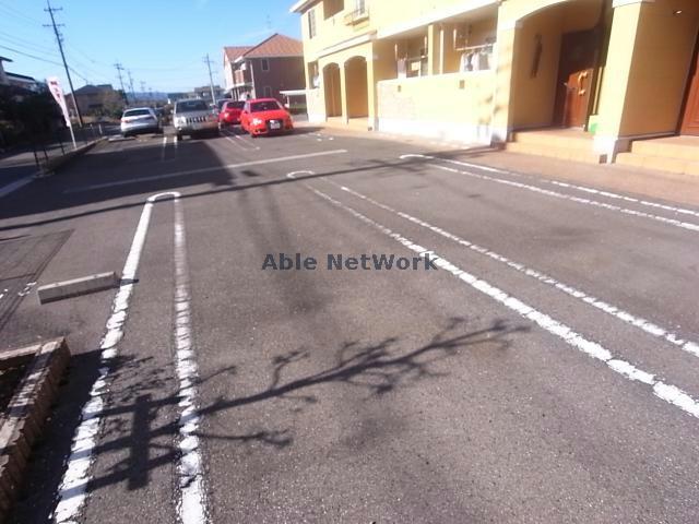 駐車場　駐車場