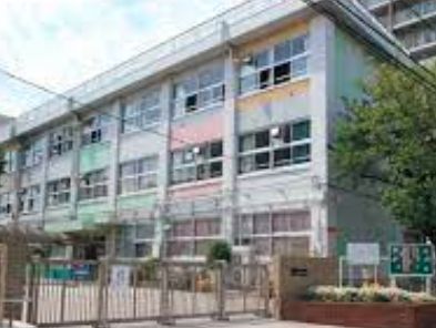 小学校　江戸川区立篠崎小学校（小学校）まで390m
