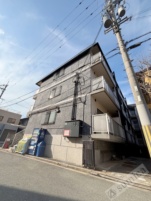 建物外観　スタイリッシュな建物です＾＾