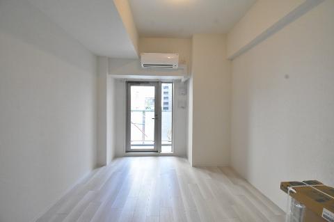 居室・リビング　室内