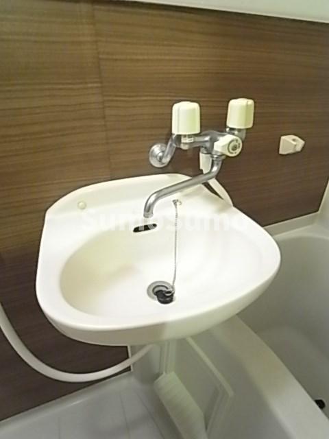 洗面設備　スペースが確保できる洗面所です