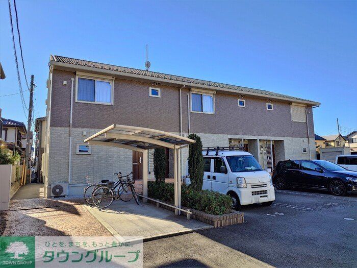 建物外観　駐車場