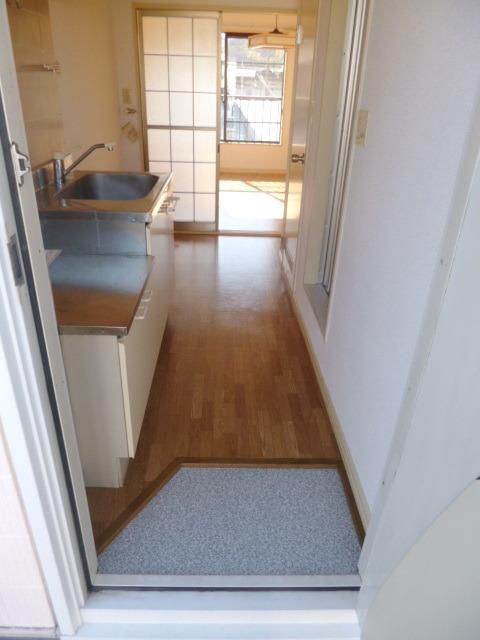 玄関　★玄関側からの景色です★