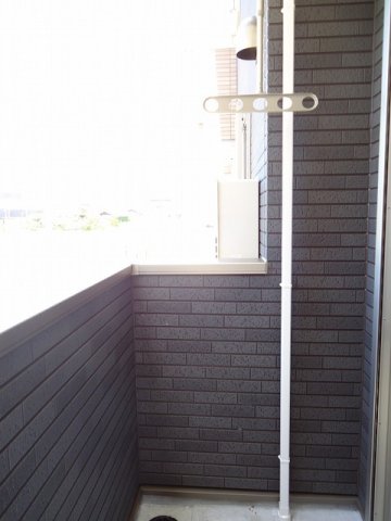 バルコニー　暖かな日差しのふりそそぐバルコニー