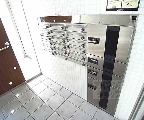 エントランス　宅配ＢＯＸ付