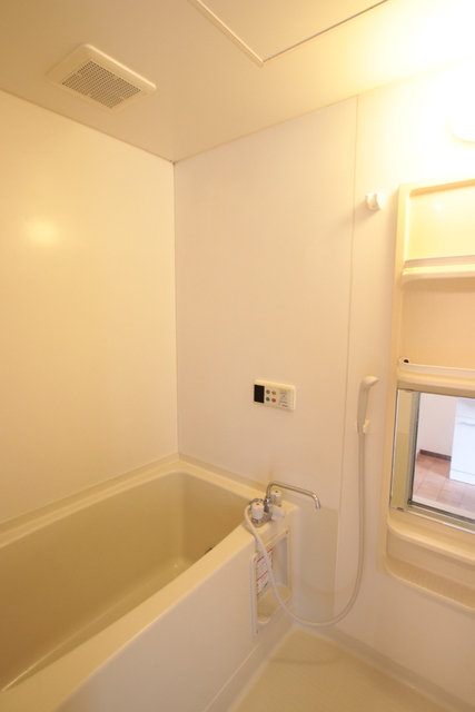 バス・シャワールーム　追焚き付きの浴室★