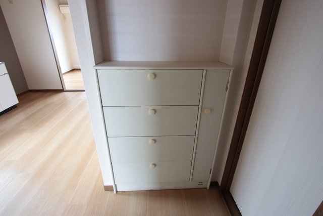 玄関　玄関に下駄箱あり★