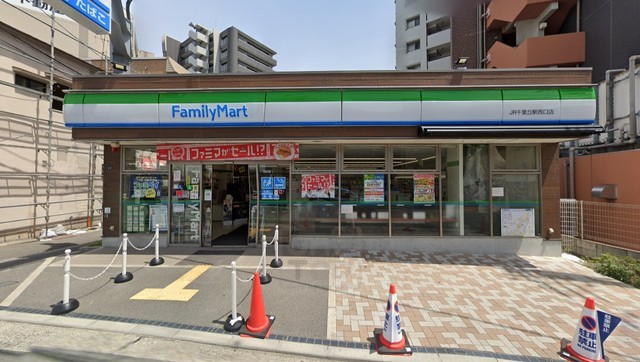 コンビニ　ファミリーマート　JR千里丘駅西口（コンビニ）まで58m