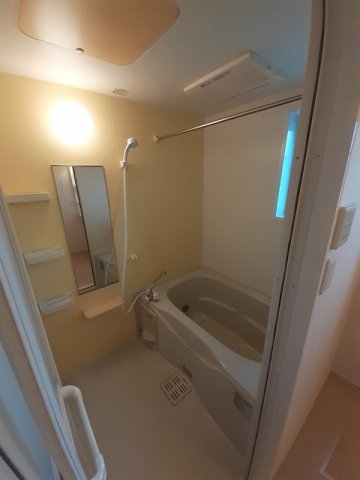 バス・シャワールーム　お風呂で日々の疲れを落としましょう