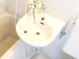 洗面設備　洗面台です