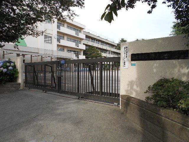 小学校　海老名市立海老名小学校（小学校）まで1073m