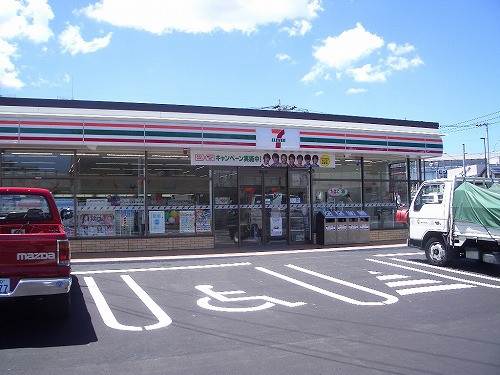 コンビニ　セブンイレブン 福岡香椎駅前店（コンビニ）まで585m