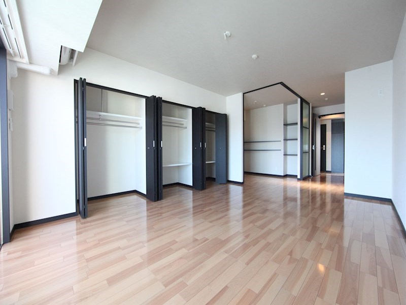 居室・リビング　ＬＤＫ18.3帖　クローゼット付（収納充実してます）