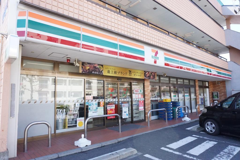 コンビニ　セブンイレブン 草加青柳5丁目店（コンビニ）まで592m