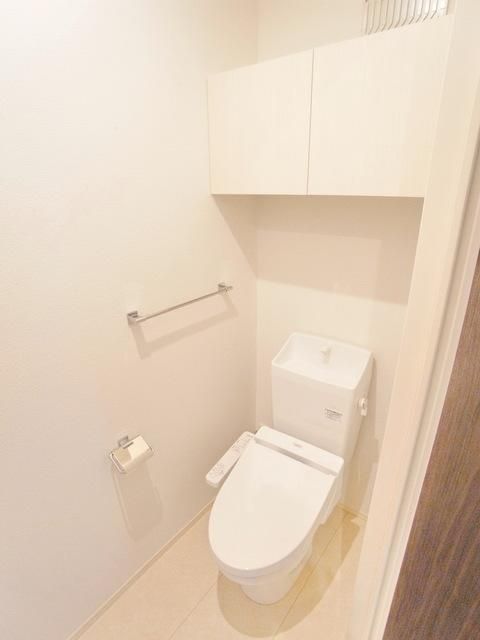 トイレ　温水洗浄便座