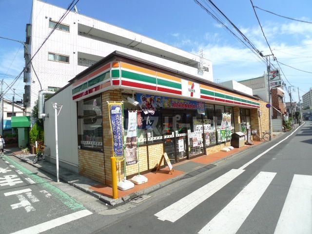 コンビニ　セブンイレブン足立柳原2丁目店（コンビニ）まで390m