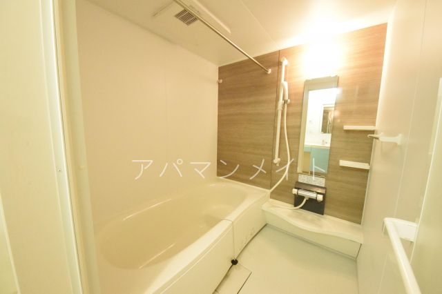 バス・シャワールーム　追い焚き付き！