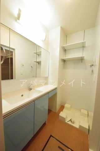 洗面設備　お洒落な洗面台！