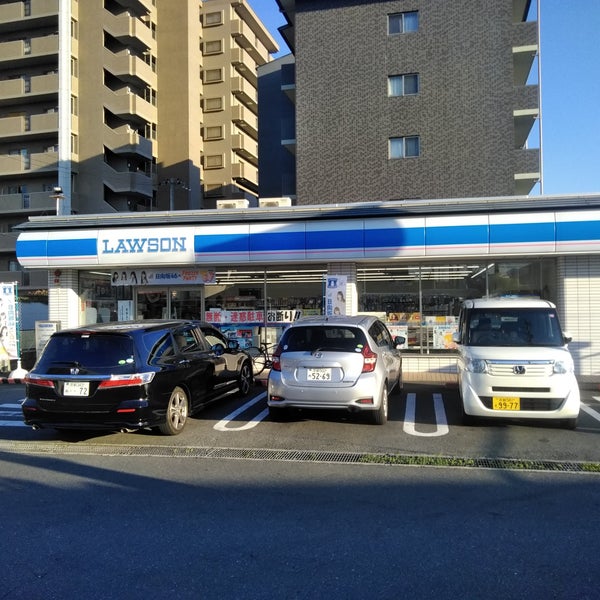 コンビニ　ローソン 西京極佃田店（コンビニ）まで79m