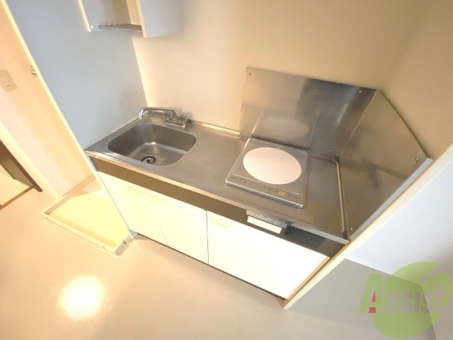 キッチン　こちらはキッチン。ＩＨクッキングヒーターが設置済みです。