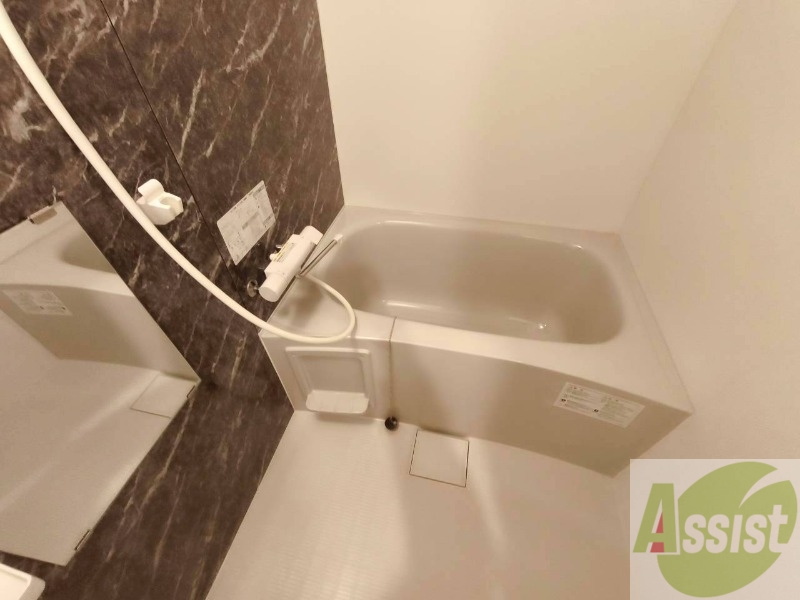 バス・シャワールーム　お風呂になります。一日の疲れを癒してくださいね。