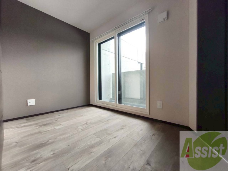 その他部屋・スペース　こちらのお部屋は光が差し込む、温かみのあるお部屋です。