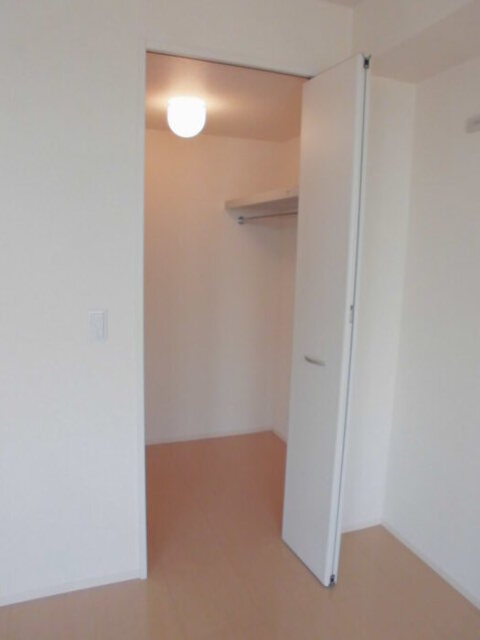 収納　ウォークインクローゼット