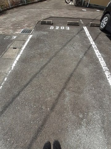 駐車場　駐車場に車を止められます