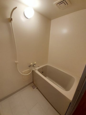 バス・シャワールーム　お風呂で日々の疲れを落としましょう