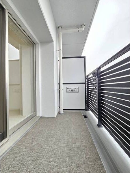 バルコニー　開放的で明るい空間を演出してくれるバルコニーです