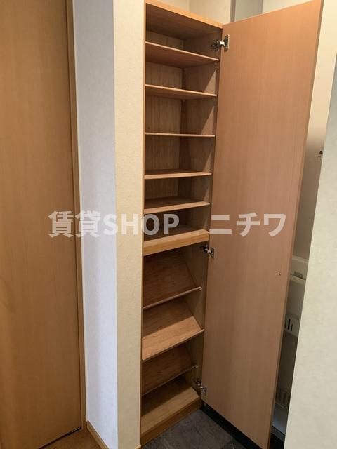 玄関　別部屋同タイプの参考写真です。