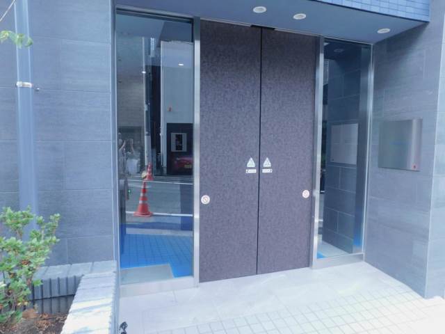 エントランス　オートロック付きで安心♪