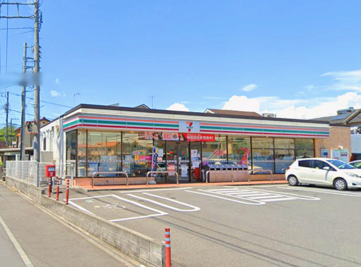 コンビニ　セブンイレブン（コンビニ）まで162m