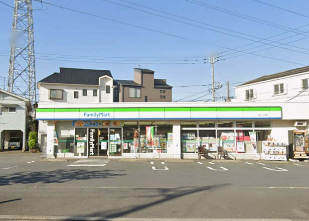 コンビニ　ファミリーマート（コンビニ）まで516m