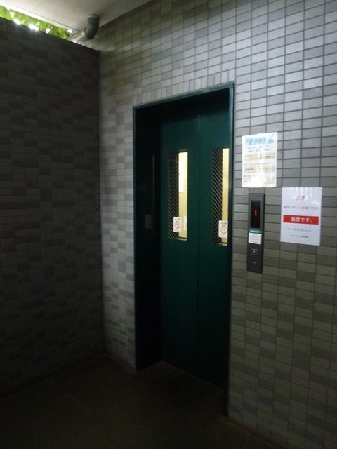 エントランス　エレベーター