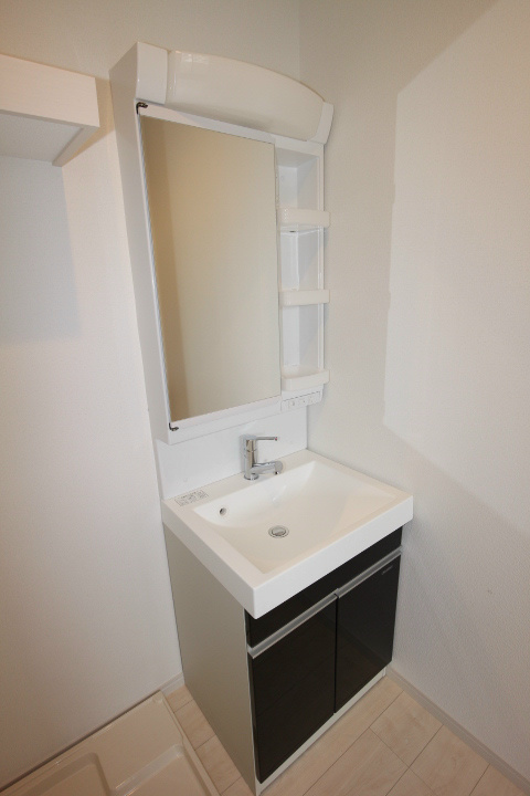 洗面設備　別物件参考写真。