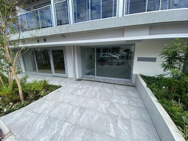 エントランス　エントランス